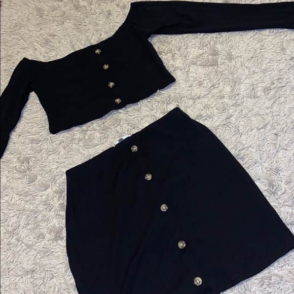 Soft Black off the shoulder skirt set - Picture 2 of 4